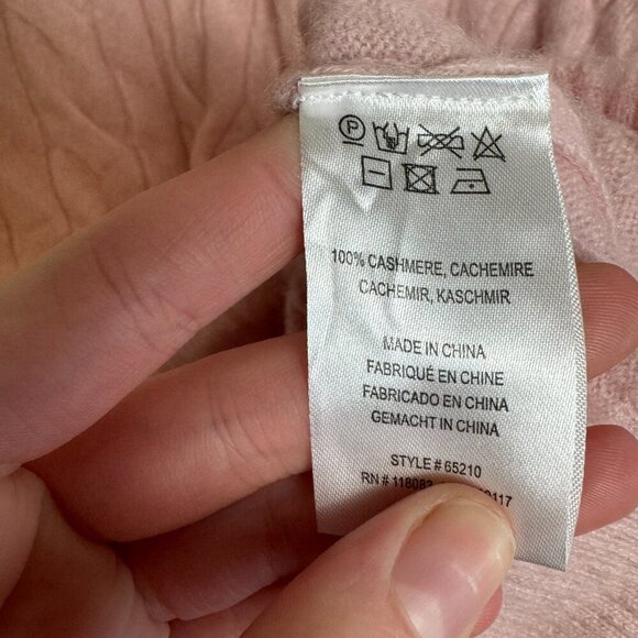 Minnie Rose 100% cashmere light pink distressed V-neck sweater fits medium K32 - Picture 5 of 6